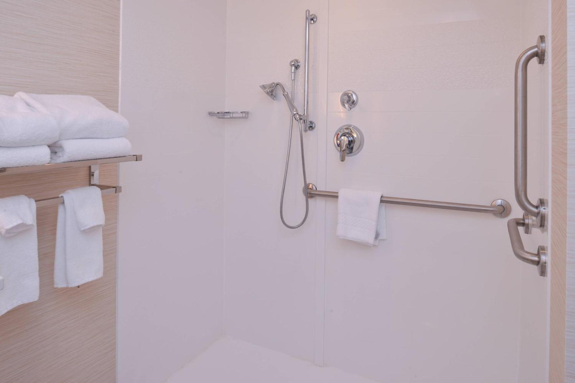 Fairfield Inn & Suites By Marriott Plymouth White Mountains Экстерьер фото