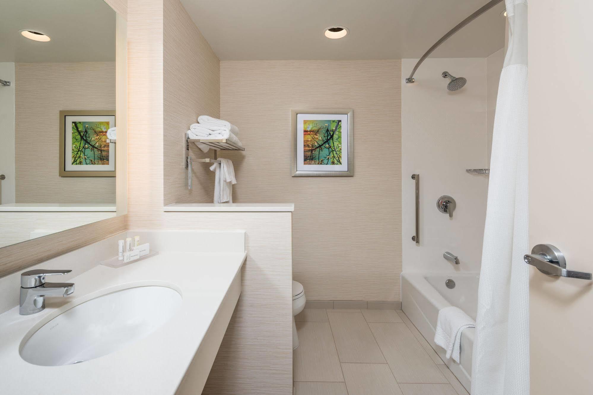 Fairfield Inn & Suites By Marriott Plymouth White Mountains Экстерьер фото